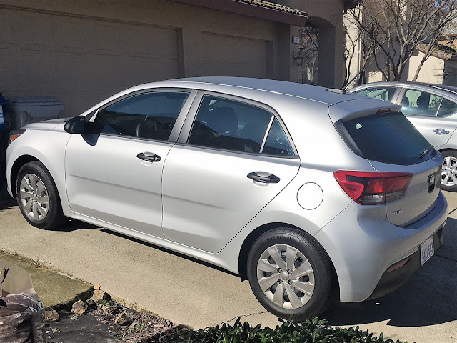 2018 Kia Rio LX 5-Door rear 3/4 view Rear 3/4 view of 2018 Kia Rio LX 5-Door