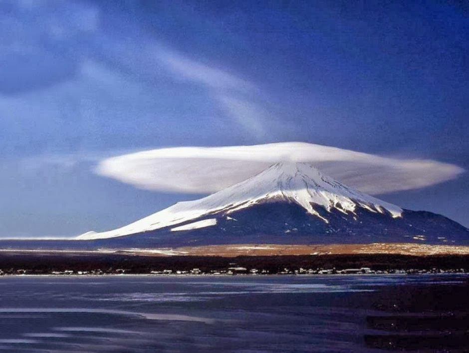Lenticular cloud, Mt. Fuji, Japan