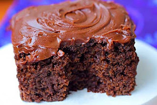 Bolo de Chocolate Simples e Fofinho Bolo de Chocolate Simples e Fofinho