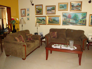 MUEBLES USADOS 2011: Juego de Sofa Color amarillo Ocre.