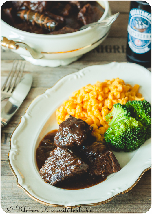 Biergulasch mit Kürbisknöpfle