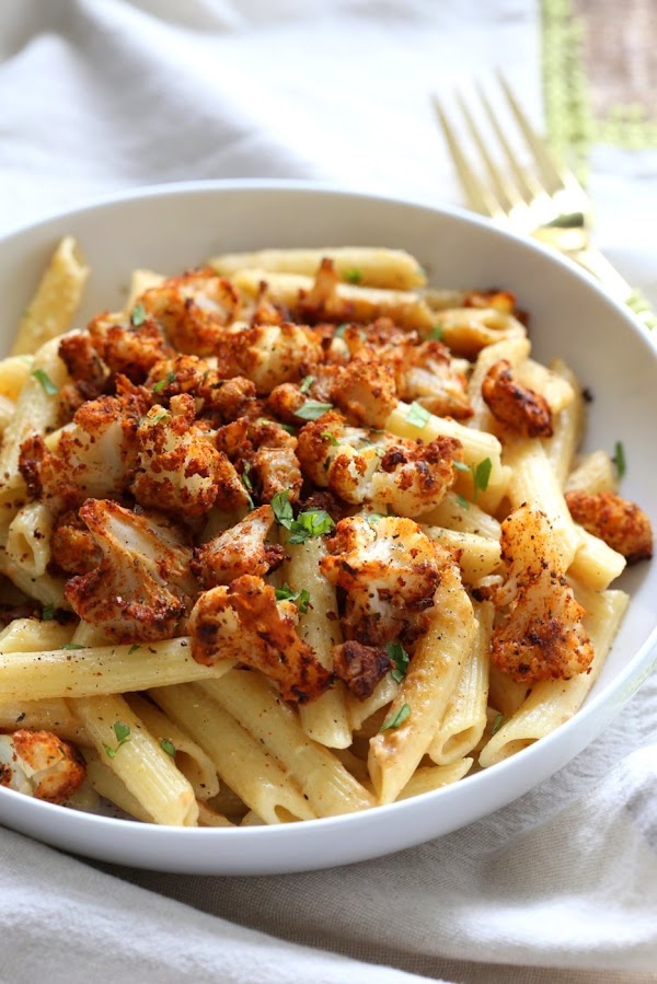 Vegan Garlic Pasta with Roasted Cajun Cauliflower Vegan Garlic Pasta with Roasted Cajun Cauliflower