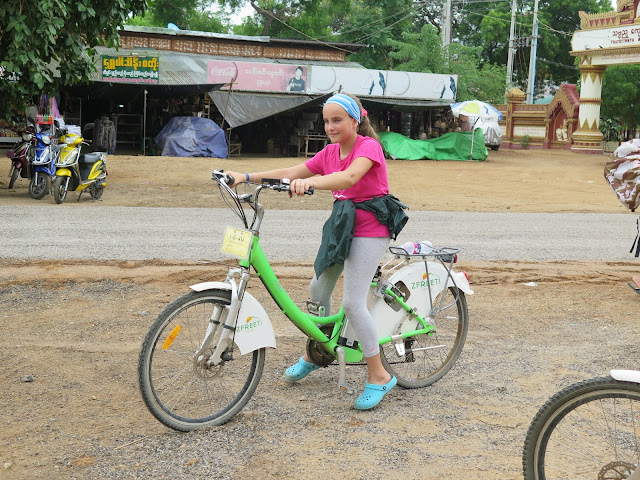 Bicicletas eléctricas en Bagán
