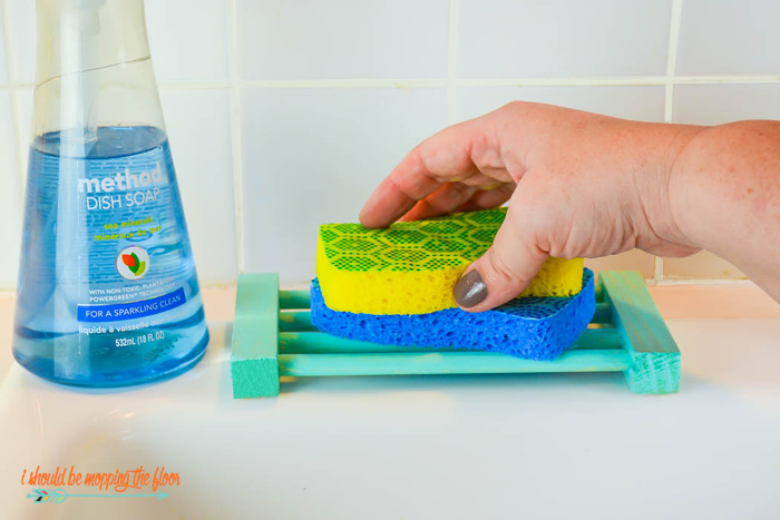How to Make a Kitchen Sponge Holder | Easy, step-by-step tutorial. Give it a coat of a marine-grade sealant to make it super durable!