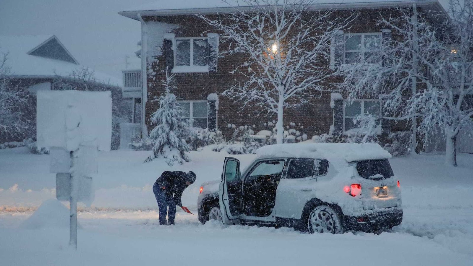 Tempestade Harper mata três pessoas e cancela mais de mil voos nos EUA