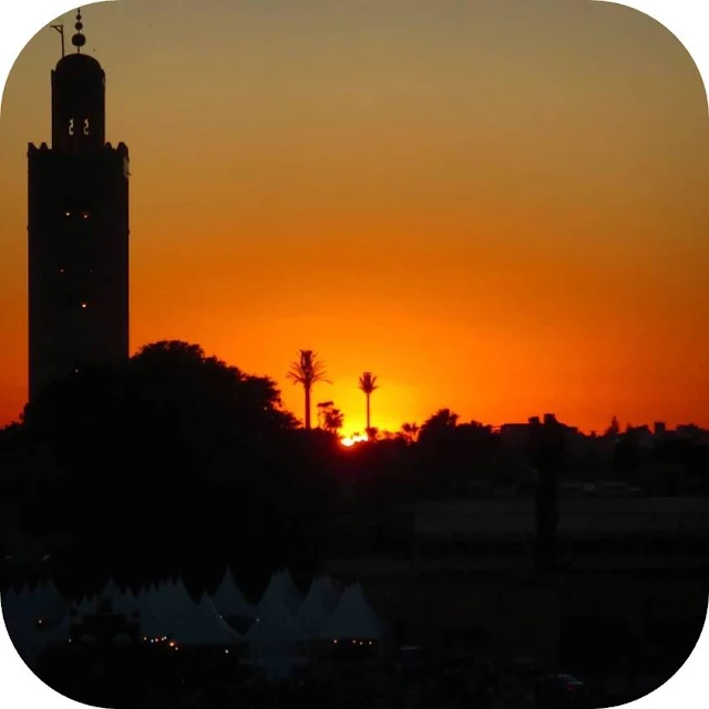 Long Weekend in Marrakech - Sidewalk Safari - sunset over Jemaa el-Fnaa