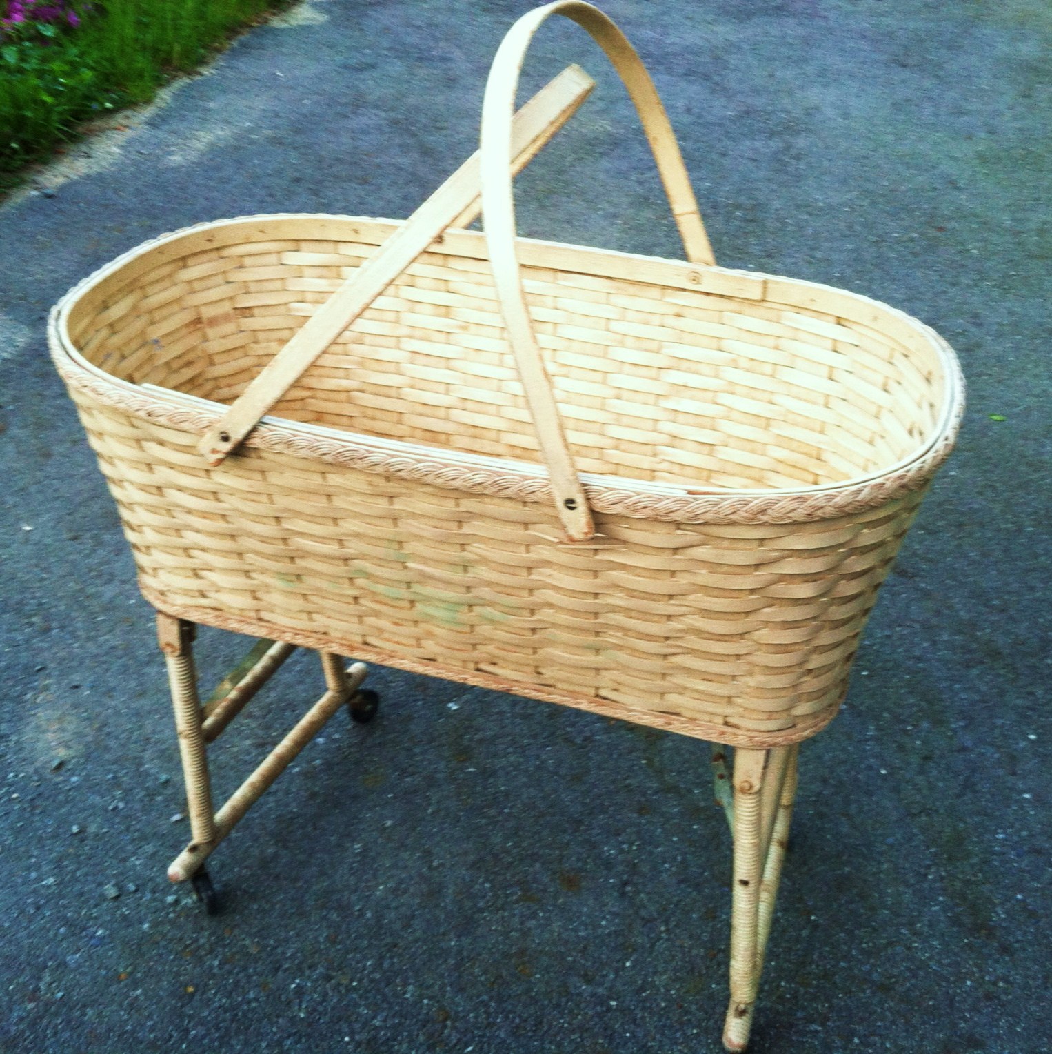 Antique wicker Lookup BeforeBuying