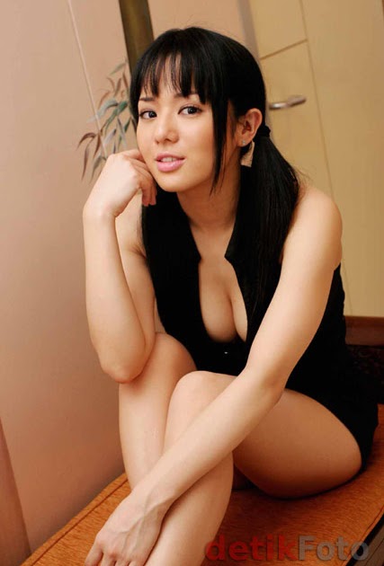 Aoi Sexy 32