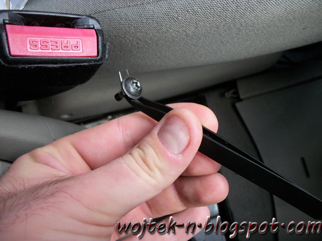 Disconnect the power source wire