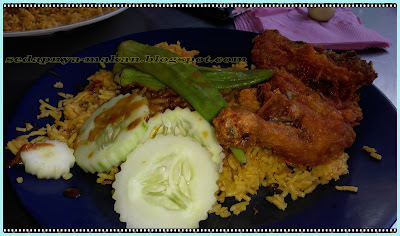 nasi briani,ayam goreng, bendi rebus, timum