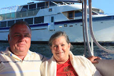 Mike n Lynette braved the waters! See their yacht behind them?!