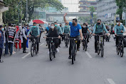 Hari Minggu, Bobby Nasution dan Kahiyang Bersepeda di Seputaran Lapangan Merdeka Medan