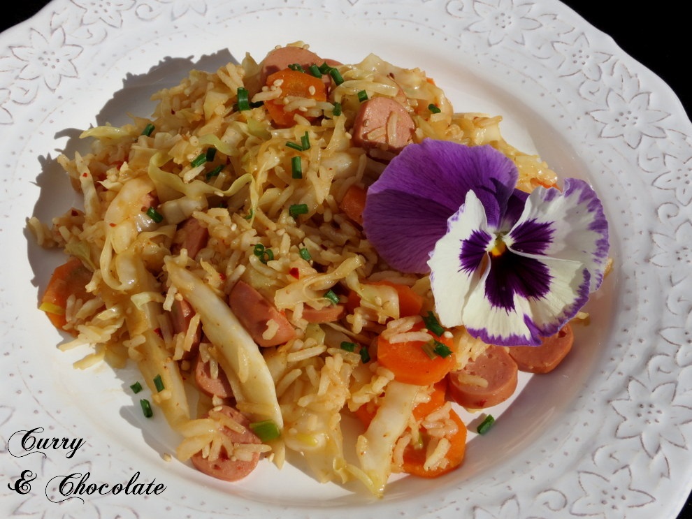 Wok de verduras con salchichas y arroz basmati