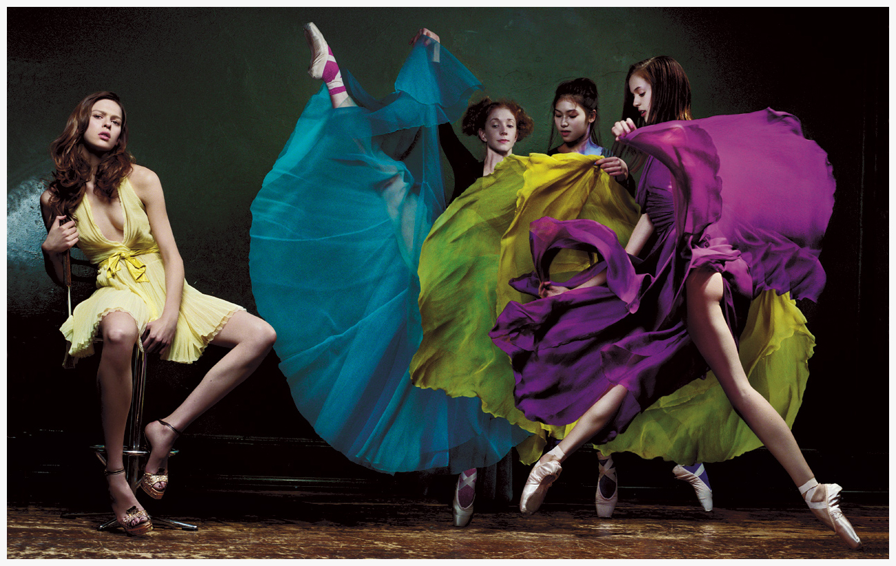 красивые движения для танца современные. латексная балерина. платье для танцев тренировочное. модные движения в танце. костюм для современной хореографии.