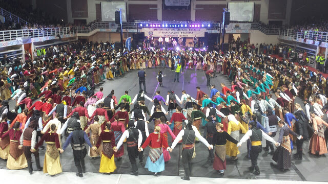 Ένα μεγάλο αφιέρωμα στα Πανελλαδικά Φεστιβάλ Ποντιακών Χορών (Φωτο & Video)