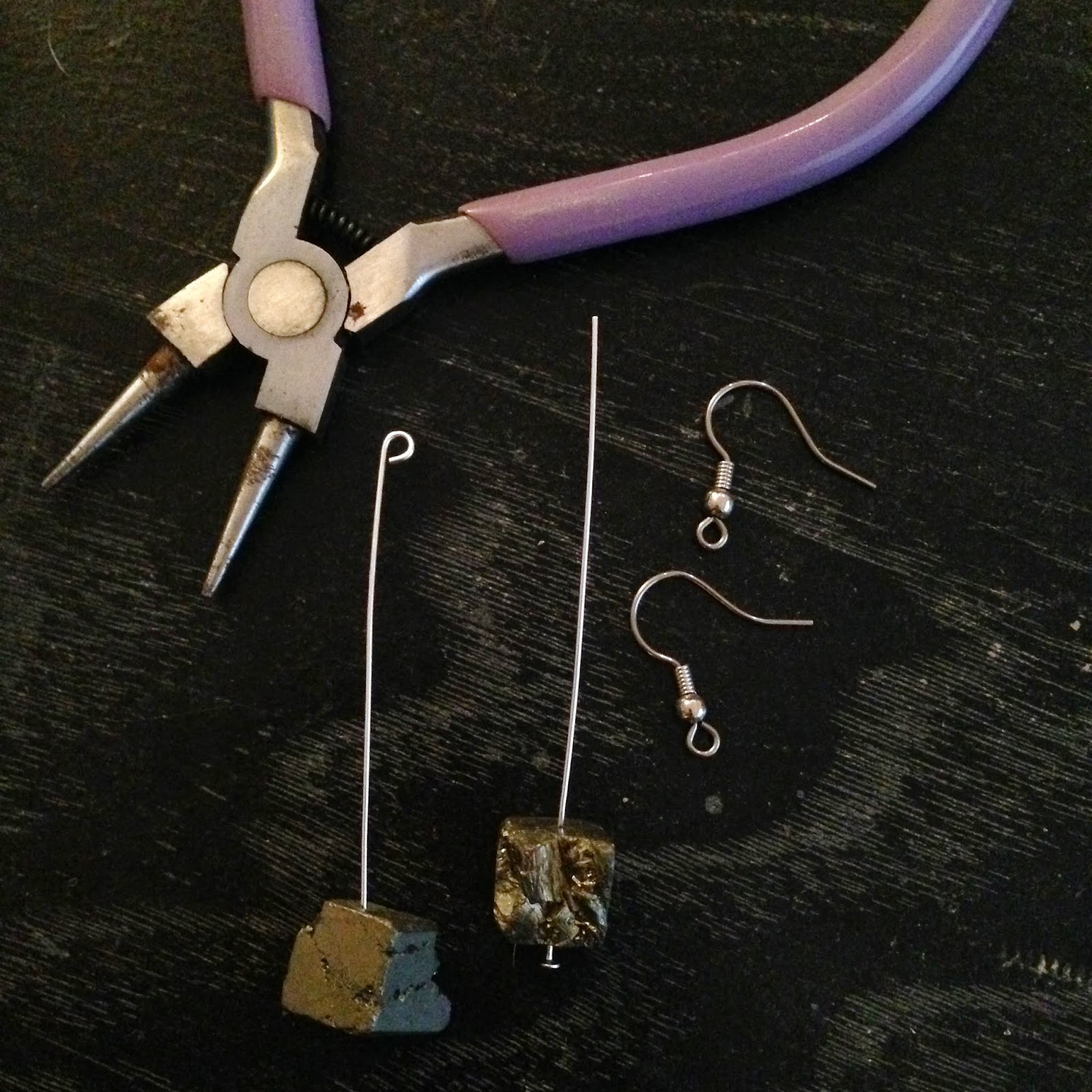 In Knots Quick Craft Modern Earrings
