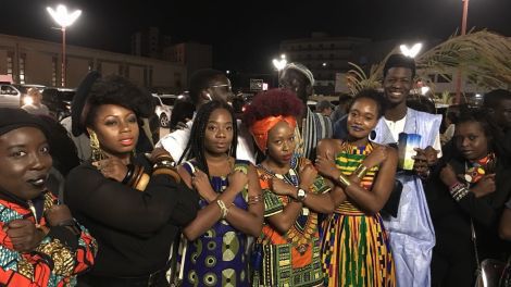 요즘 흑인 사회에 유행하는 인사법