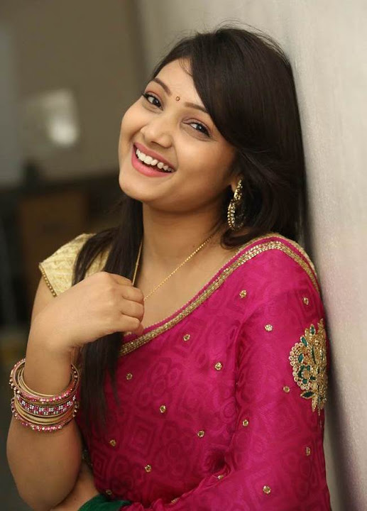 Telugu Actress Priyanka Sexy Stills In Pink Saree