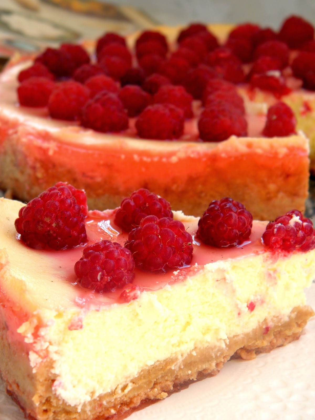 чизкейк с малиновым вареньем желе. пирог с клубничным вареньем. чизкейк с конфитюром. вишневый десерт. чизкейк с вареньем.