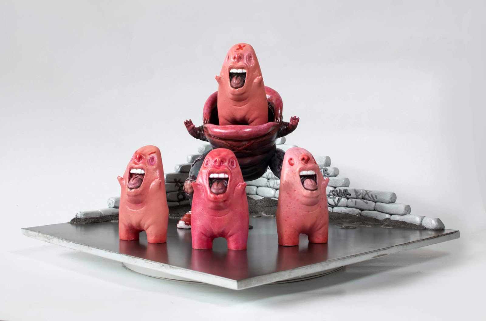 Art Toy Gama Was Paintings In Okendo Kultur Etxea Art Toys Exhibition