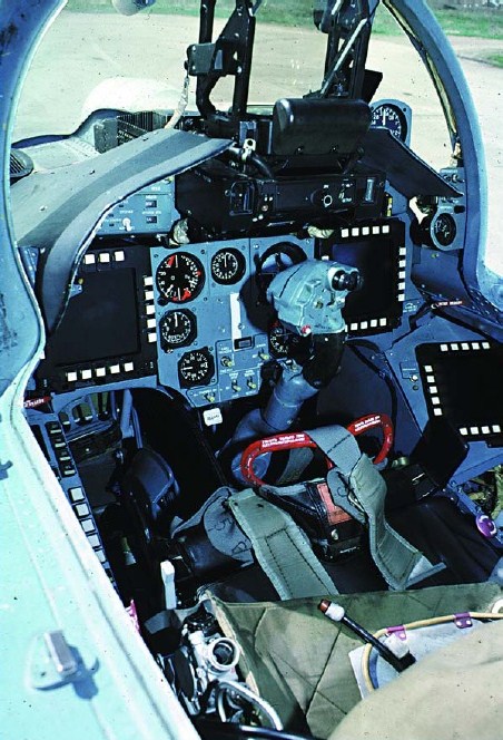 002+-+Su-35+by+Igor+-+Cockpit.jpg