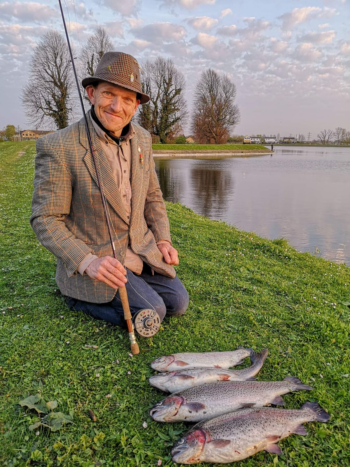 ANGLING WITH SHAUN Fishing In The London Borough Of Waltham Forest