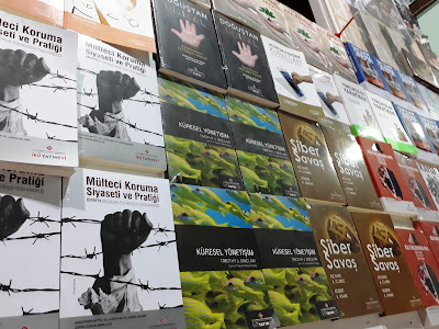 Beyda'nın Kitaplığı: 2.Eskişehir Kitap Fuarı İkü ve 44 Yayınları