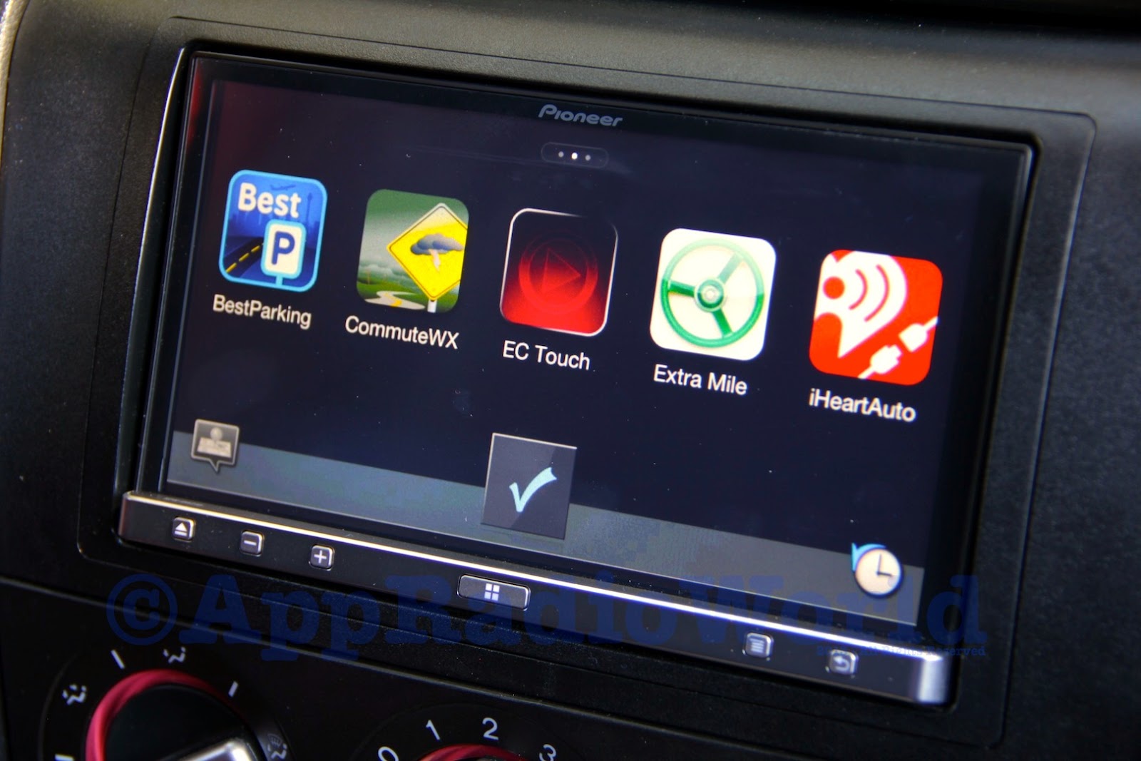 Voorwoord Grand zuiger AppRadioWorld - Apple CarPlay, Android Auto, Car Technology News: Pioneer  AppRadio 3 (SPH-DA210) Review: Some Things Old, Some Things New!