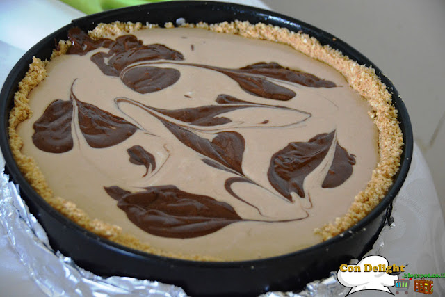 chocolate leaves on cheesecake