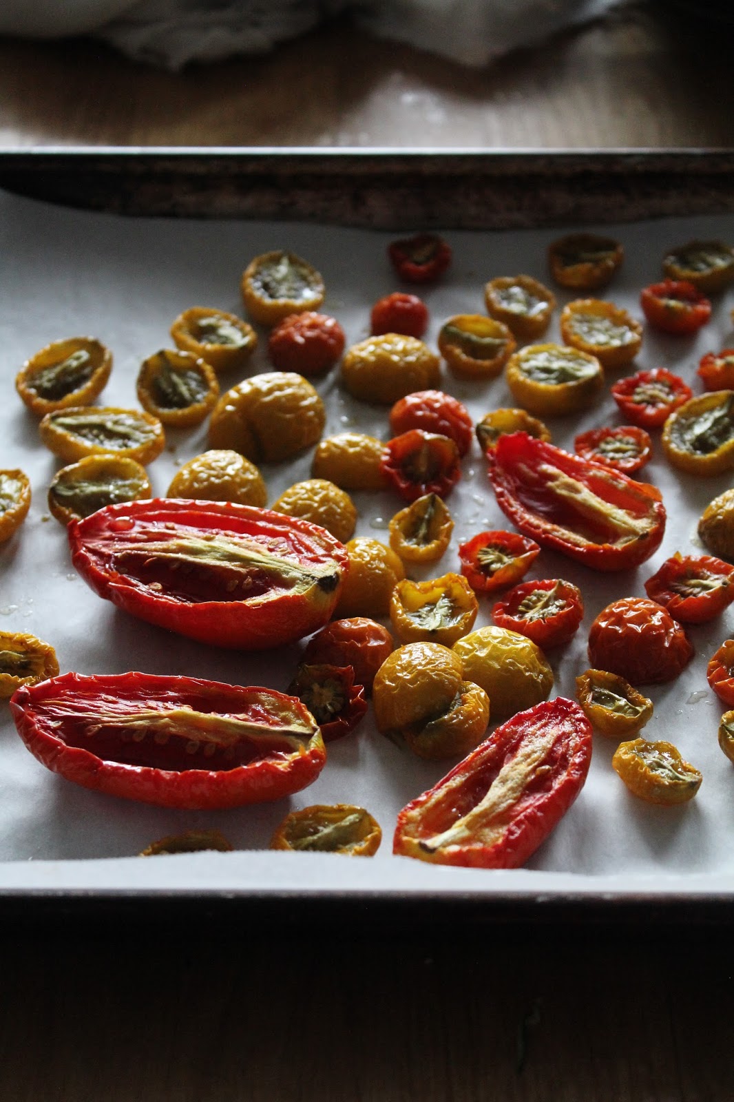This Rawsome Vegan Life marinated zucchini noodles with tomato basil