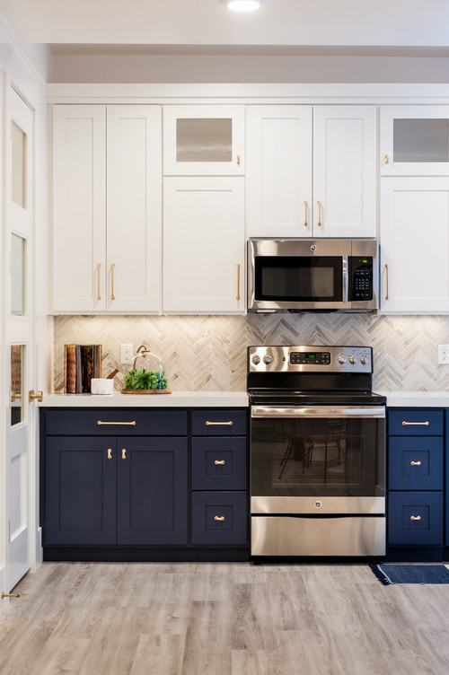 Eye For Design: Blue And White Kitchens......Classic AND Trendy