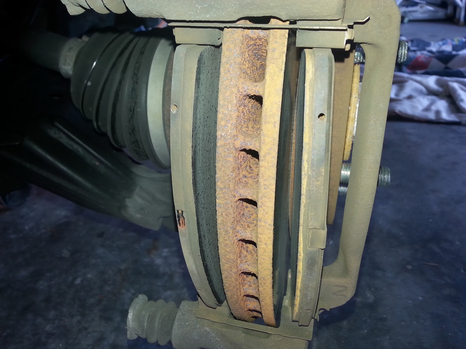Corolla DIY: DIY - Front Brakes & Rotors 2000 Honda CRV