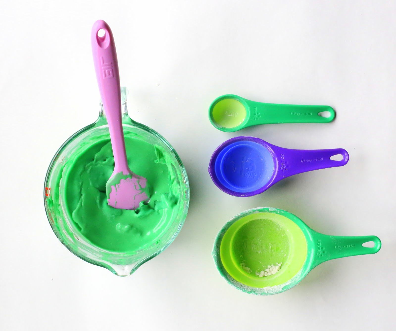 Easiest Ever 5 Minute Microwave Homemade Playdough!