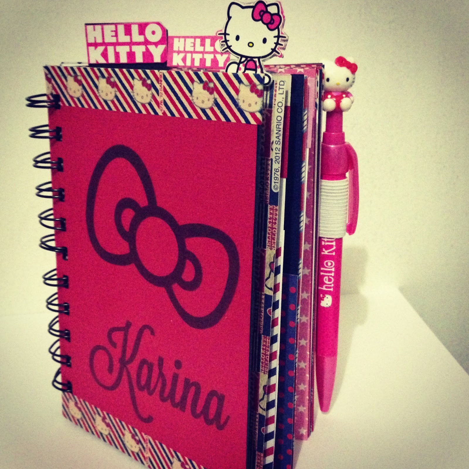 Hello Kitty All-in-One DIY, Design Your Own Scrapbook with