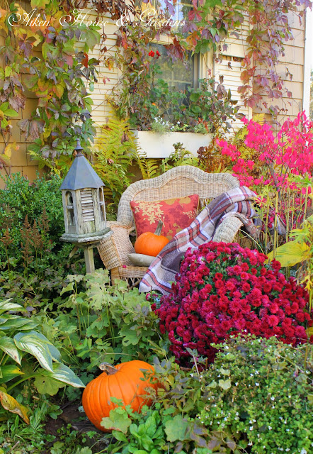 Aiken House & Gardens: Autumn Setting
