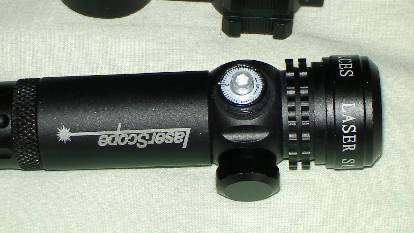 . Mira laser profissional de precisão (vermelho).