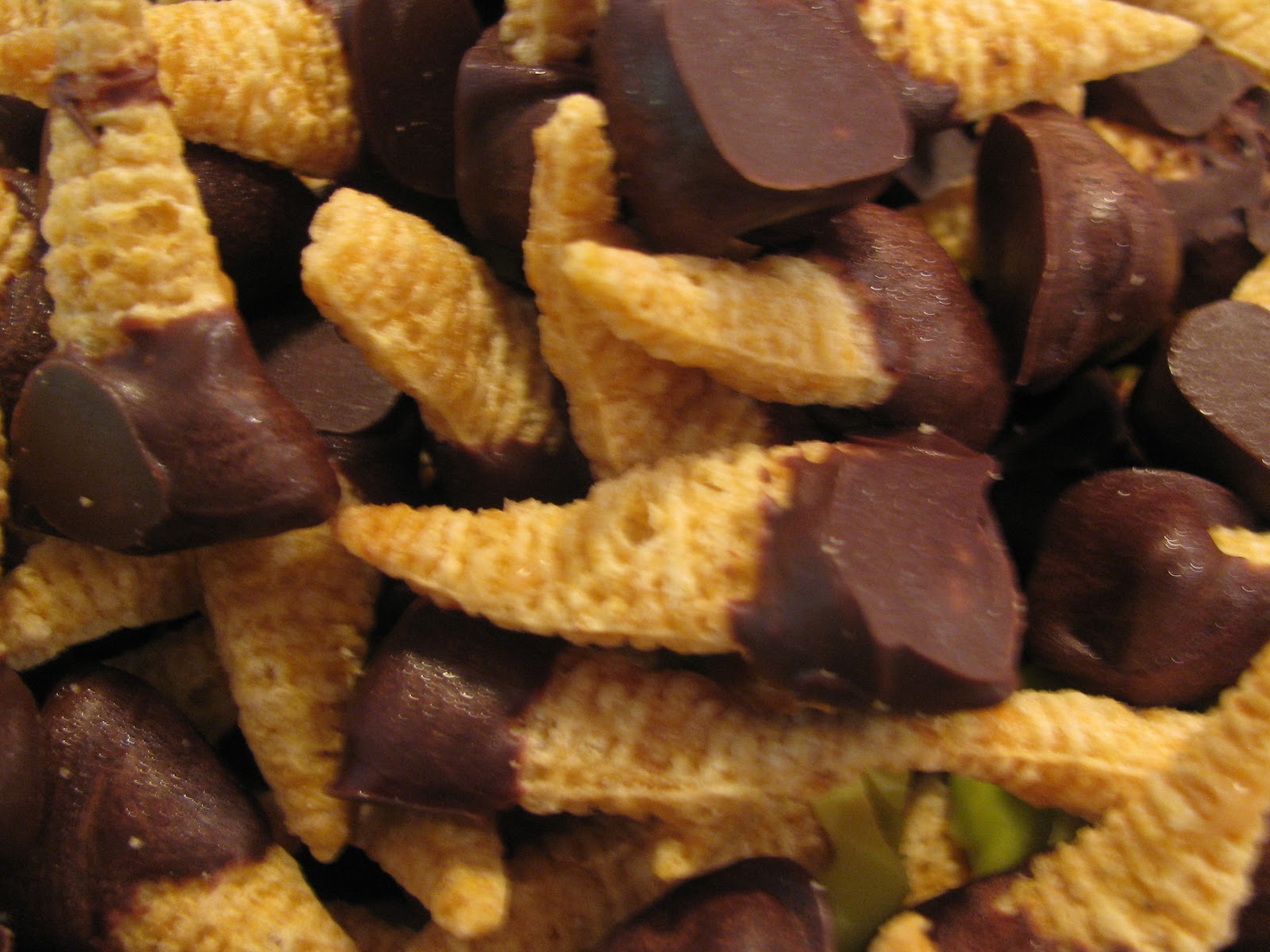Sparkling Copper Nest Chocolate Peanut Butter Bugles