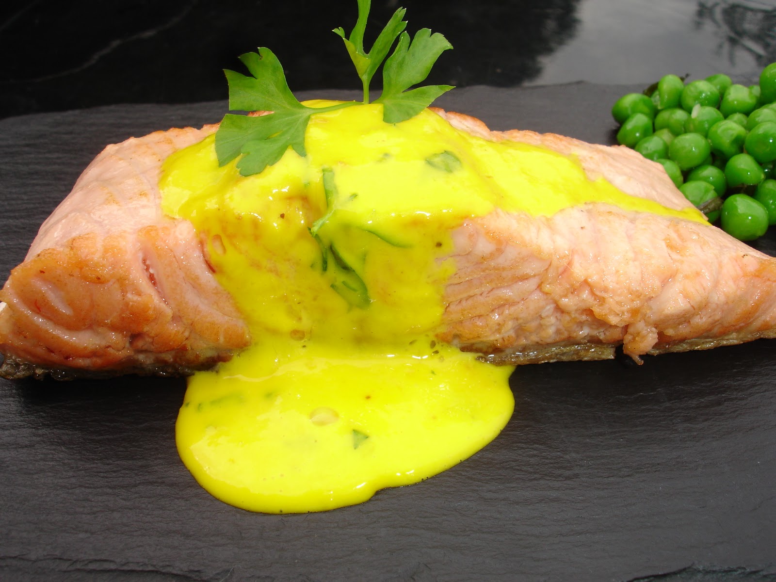 Kochbuch für Max und Moritz: Lachs mit Orangencreme, Koriandergrün und ...