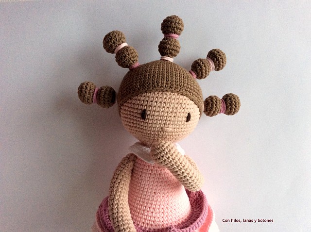 Con hilos, lanas y botones: Candice amigurumi doll (patrón de DuduToyFactory)
