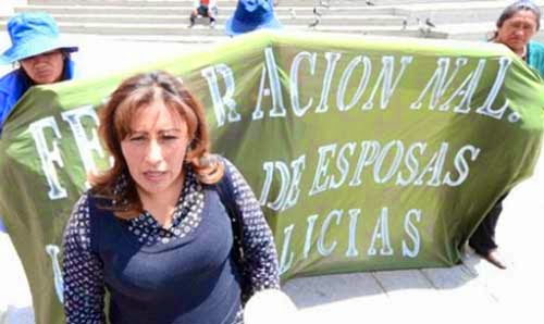 Guadalupe Cárdenas firma alianza con Tuto Quiroga 