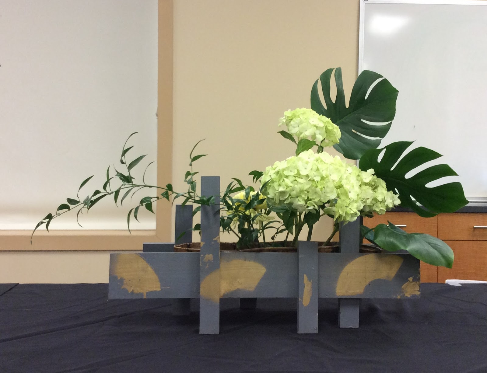 Flowers,Ikebana and I My presentation"Ikebana and Containers"