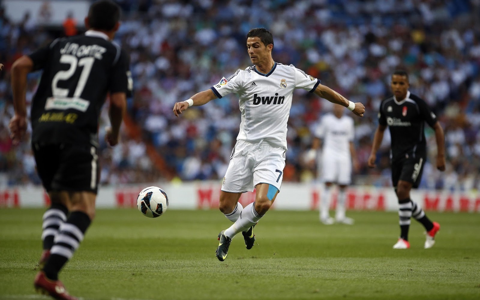 Cristiano Ronaldo Real Madrid - Fondos de Pantalla HD - Wallpapers HD