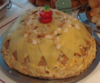 CAKE with lots of CHEESE