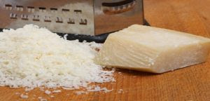 تعرف على استخدامات وفوائد الجبنة البارميزان parmesan cheese