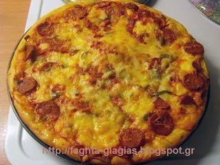 Τα φαγητά της γιαγιάς - Πίτσα με λουκάνικα