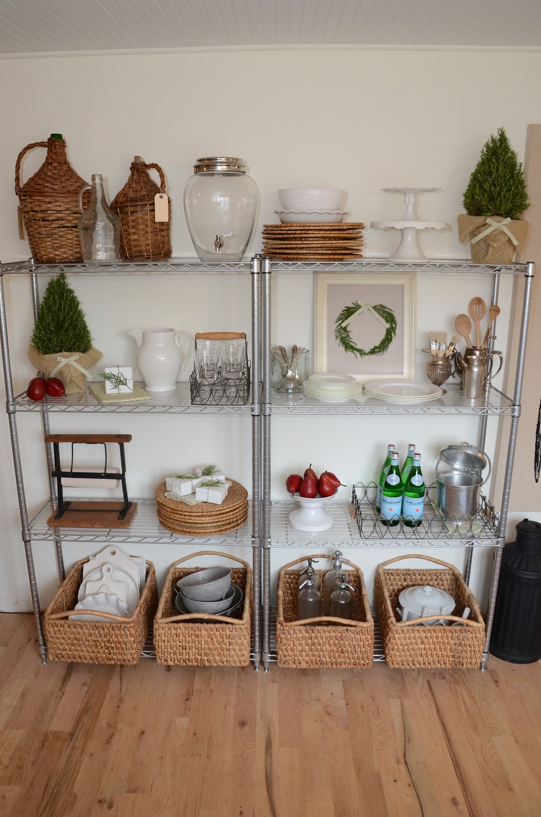 IRON & TWINE Metro Shelving