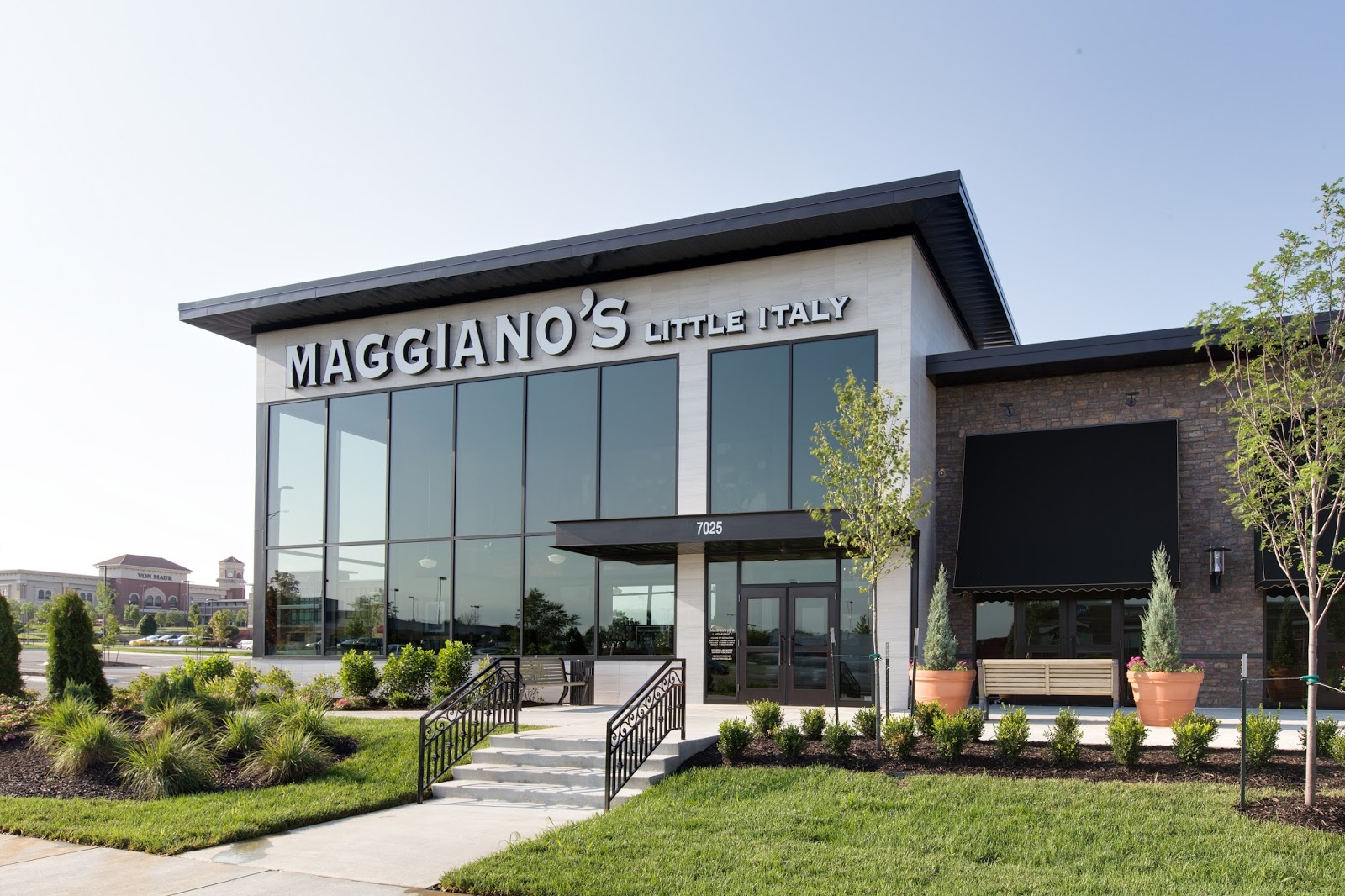 Maggiano S Little Italy Celebrates First Grand Opening In Kansas