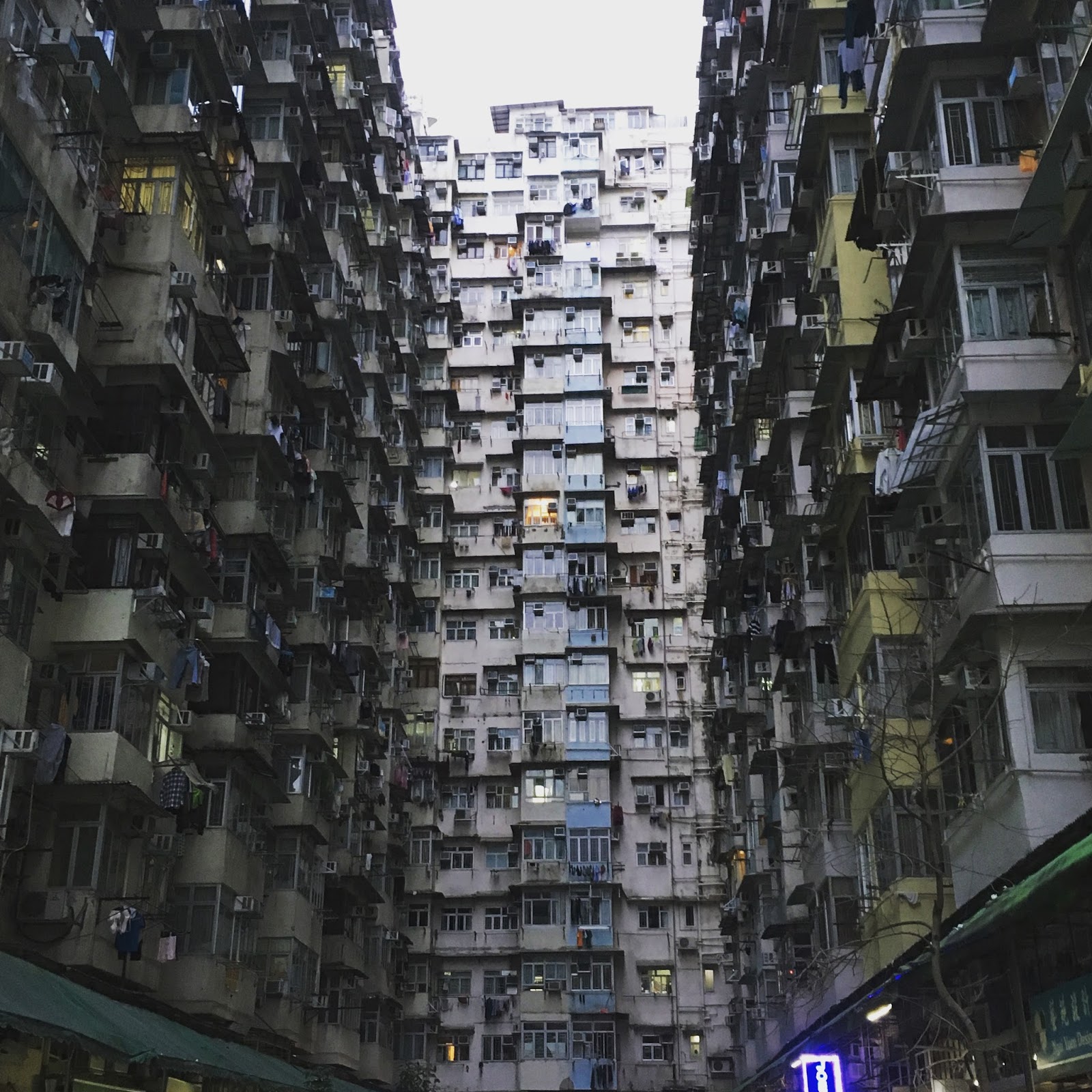 香港 超過密マンション イクチョンビルに行ってみた Yick Cheong Building
