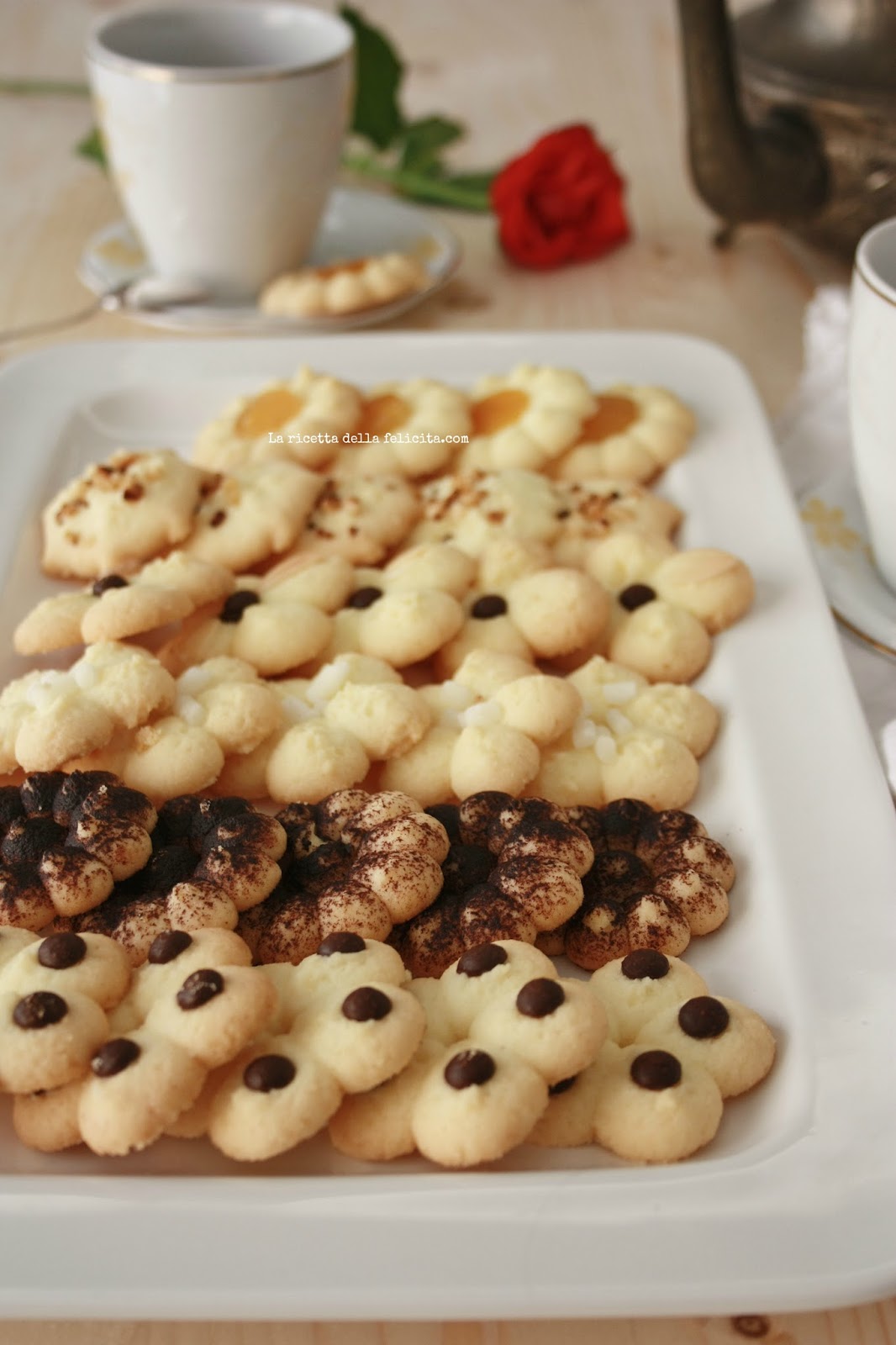 Biscotti da tè (...o the? O tea?) con sparabiscotti La ricetta della