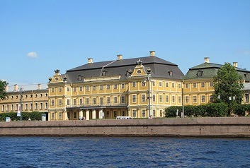 Санкт - Петербург. Дом с мансардой Дом с мансардой фото